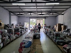 CLIENTES VISITANDO NUESTRAS INSTALACIONES (GALPON)